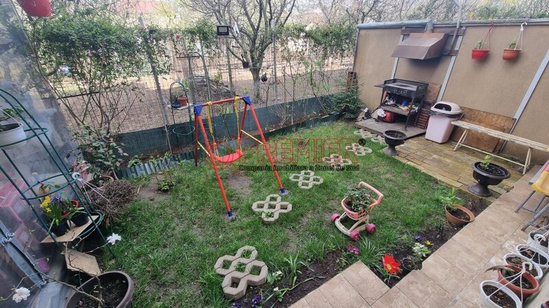 Popesti Drumul Fermei 2 camere cu o curte de 40 mp - parcare